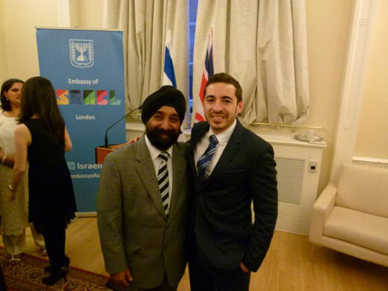 مقطع فيديو يفضح السفير الإسرائيلى لدى المملكة المتحدة صورة رقم 15