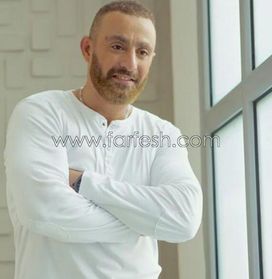 فيديو مثير: أحمد السقا يخاطر بحياته وينقذ فتاة انقلبت سيارتها صورة رقم 4