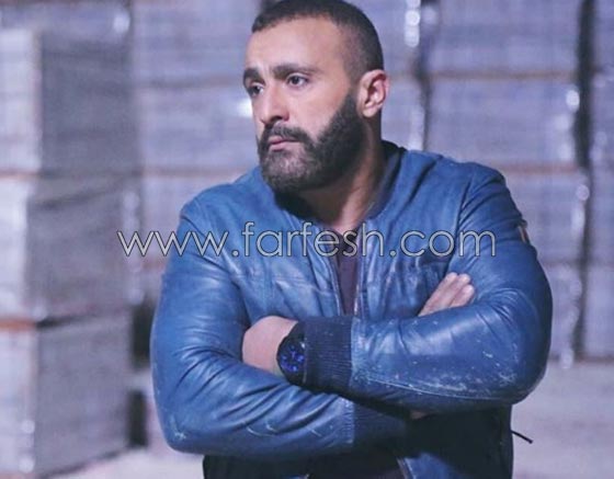 فيديو مثير: أحمد السقا يخاطر بحياته وينقذ فتاة انقلبت سيارتها صورة رقم 5