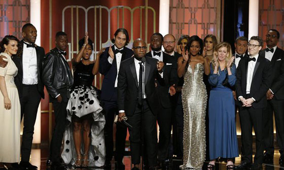 لا لا لاند يحصد 7 جوائز غولدن غلوب ومونلايت افضل فيلم درامي صورة رقم 11