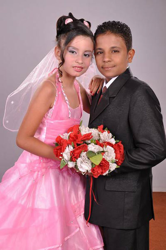 أشهر 4 حالات خطوبة وزواج أطفال: زفاف طفلين لجمع نقود النقوط! صورة رقم 2