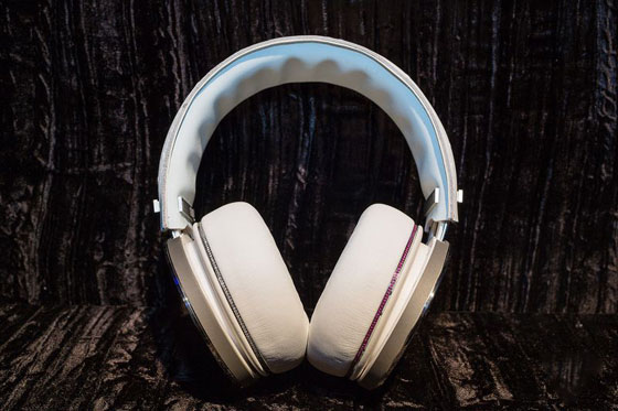  أغلى سماعتين في العالم احداهما مرصعة بالالماس وثمنها 100 الف دولار! صورة رقم 9