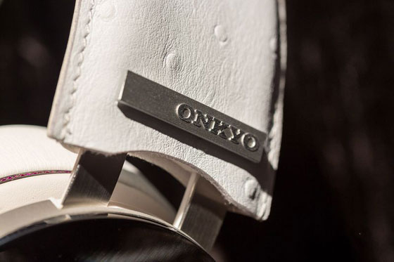  أغلى سماعتين في العالم احداهما مرصعة بالالماس وثمنها 100 الف دولار! صورة رقم 10