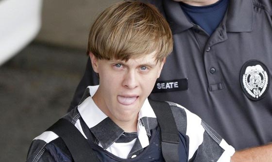 اعدام مرتكب مجزرة كنيسة شارلستون العنصري لقتله 9 اشخاص سود صورة رقم 5