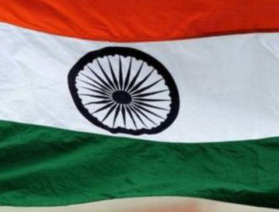 الهند تجبر موقع أمازون بتوقيف بيع سجاد بلون العلم الهندي  صورة رقم 3