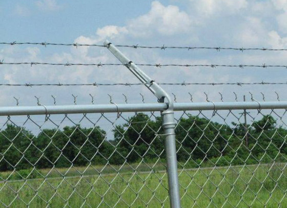 بالفيديو.. عجوز خرج من منزله وعندما عاد وجده فى بلد آخر صورة رقم 3