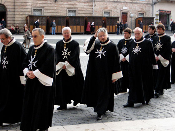 اندلاع خلاف بين الفاتيكان وفرسان القديس يوحنا بسبب الواقي الذكري صورة رقم 5