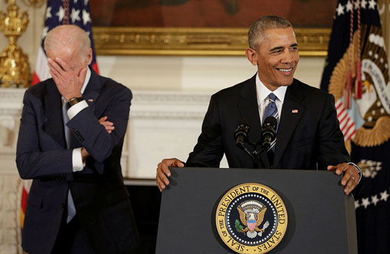 فيديو مؤثر.. دموع بايدن تنهمر عندما فاجأه اوباما بوسام الحرية صورة رقم 15