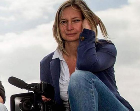  السجن 3 سنوات لصحفية مجرية اغضبت العالم عندما عرقلت لاجئا سوريا صورة رقم 1