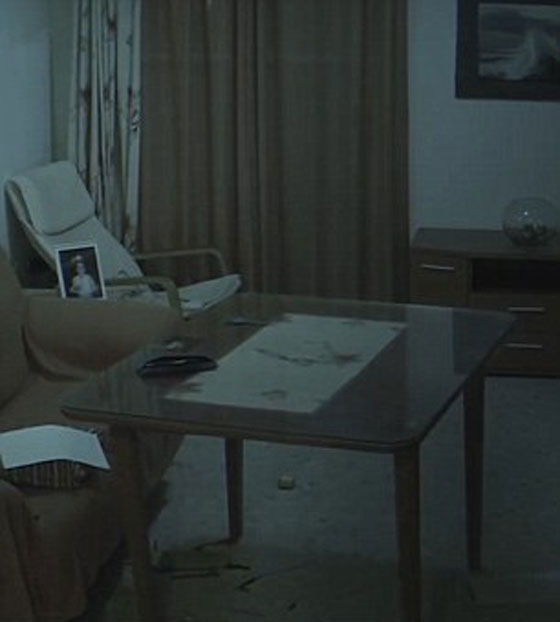  اب يدخل في حالة صدمة وذهول مما شاهده في غرفة طفلته.. فيديو مرعب صورة رقم 6