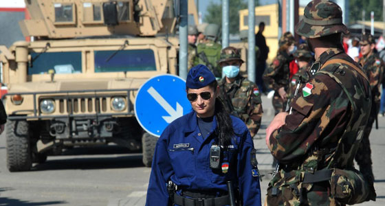  هنغاريا تعتقل فتاة بلجيكية واخرى فرنسية في طريقهما الى داعش صورة رقم 1