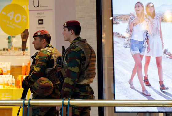  هنغاريا تعتقل فتاة بلجيكية واخرى فرنسية في طريقهما الى داعش صورة رقم 6