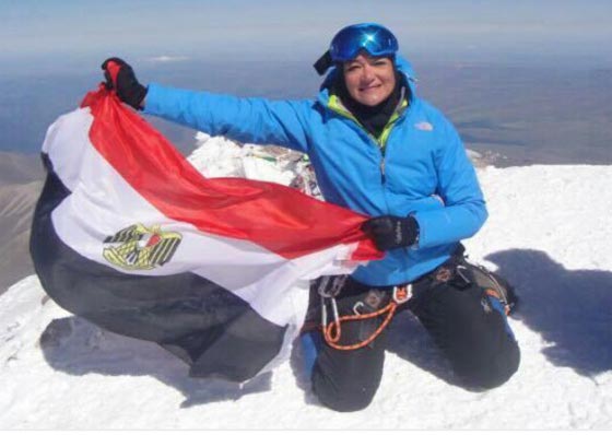 منال رستم: تخلت عن مهنتها كطبيبة صيدلية لتخاطر وتتسلق أعلى جبال العالم صورة رقم 1