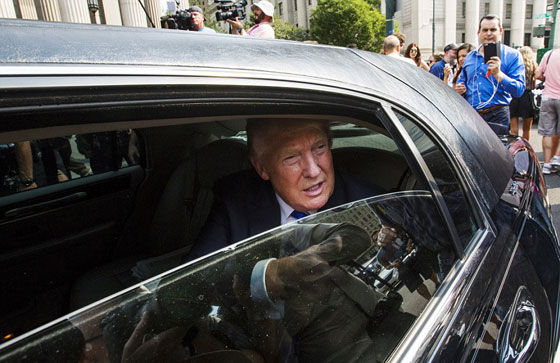  صور سيارة ترامب: مصفحة  وثمنها مليون و500 الف دولار صورة رقم 5