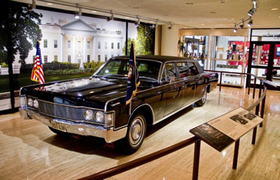  صور سيارة ترامب: مصفحة  وثمنها مليون و500 الف دولار صورة رقم 7