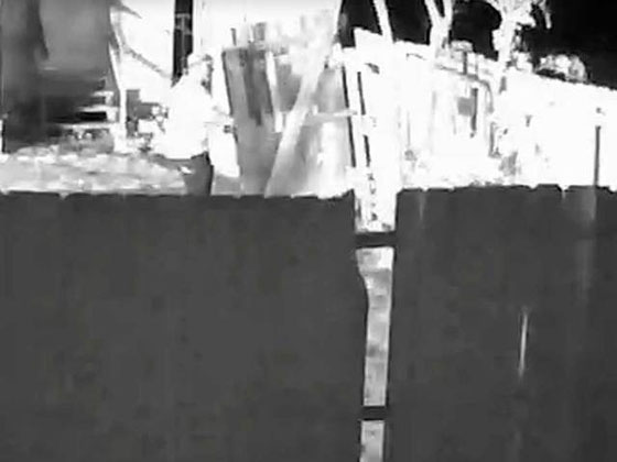  فيديو وصور: اعتقال المتهم باشعال النار في مسجد بواشنطن صورة رقم 13