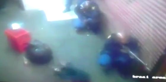 الشرطة تغطي والكاميرا تفضح جريمة قتل ضابط شرطة على يد زميله؟ فيديو صورة رقم 2