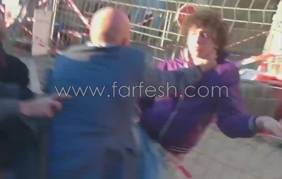 فيديو صادم.. مرشح  لرئاسة فرنسا يهان ويتلقى صفعة على وجهه صورة رقم 4