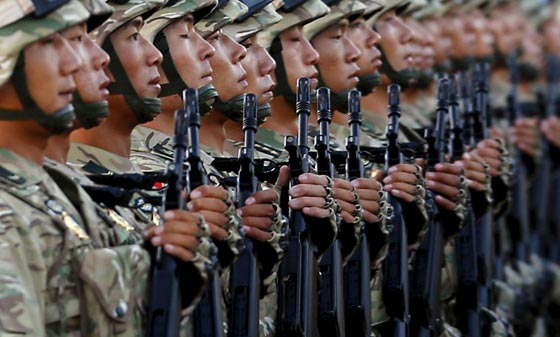 فيديو مدهش.. عرض عسكري خيالي للجيش الصيني  صورة رقم 14