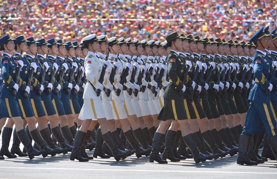 فيديو مدهش.. عرض عسكري خيالي للجيش الصيني  صورة رقم 13