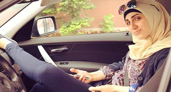 بالفيديو والصور.. إعلامية سورية تخلع الحجاب على الهواء صورة رقم 5