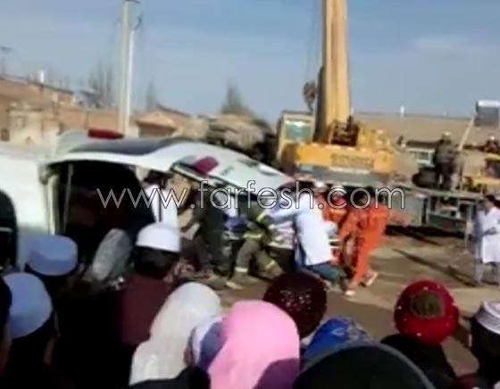 فيديو مروع.. لحظة اصطدام شاحنة بصف من المنازل ومصرع 5 أشخاص صورة رقم 7