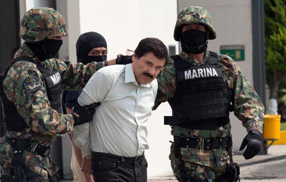 المكسيك تسلم اخطر مهرب في العالم بارون المخدرات الى امريكا صورة رقم 11