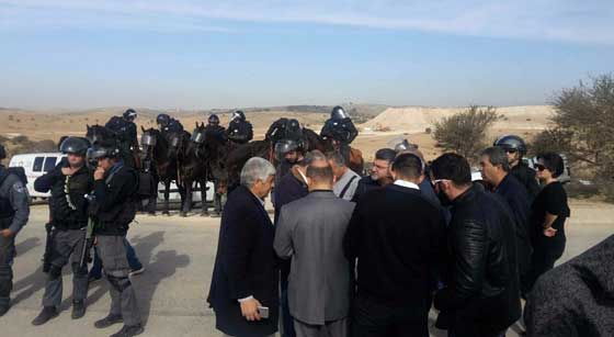 شرطة اسرائيل تقتل وتهدم وتكذب والمطالبة بلجنة تحقيق بجريمة ام الحيران صورة رقم 25