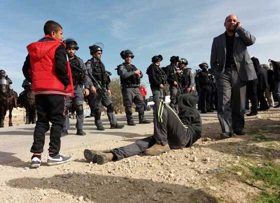 شرطة اسرائيل تقتل وتهدم وتكذب والمطالبة بلجنة تحقيق بجريمة ام الحيران صورة رقم 27