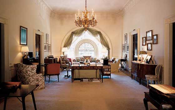 ترامب يبيت ليلته الاولى بالبيت الابيض في غرفة لينكولين المسكونة بالاشباح صورة رقم 6