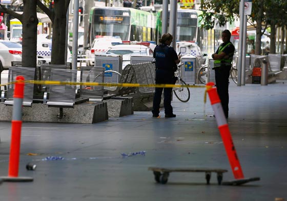 مقتل 3 اشخاص واصابة العشرات في حادث دهس متعمد في ملبورن.. فيديو صورة رقم 5