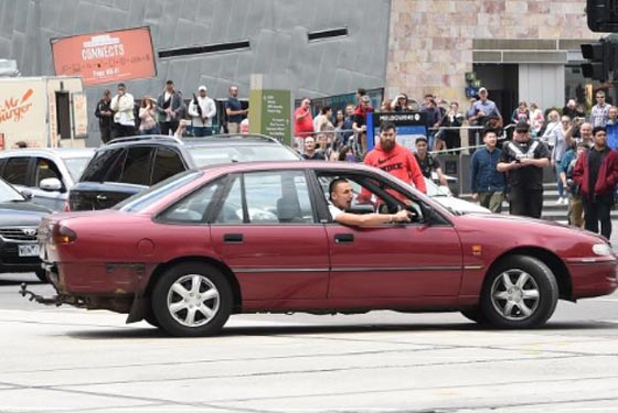 مقتل 3 اشخاص واصابة العشرات في حادث دهس متعمد في ملبورن.. فيديو صورة رقم 6