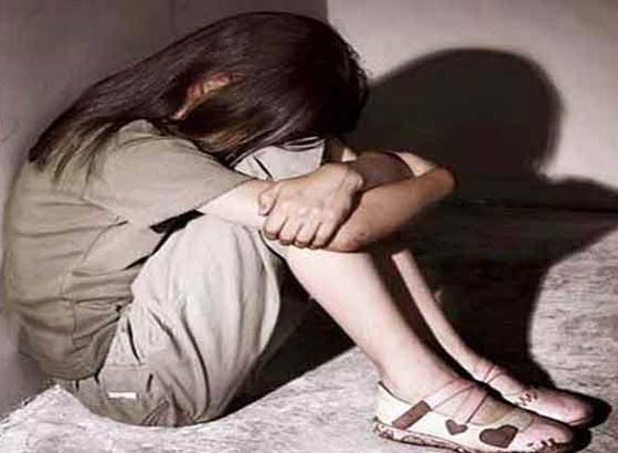 مدير مدرسة وثلاثة معلمين يتناوبون على اغتصاب طالبة (12 عاما) صورة رقم 1