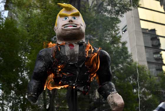 ترامب رئيس للمنقسمين.. بين مناصرين له ومحتجين في الشوارع صورة رقم 6