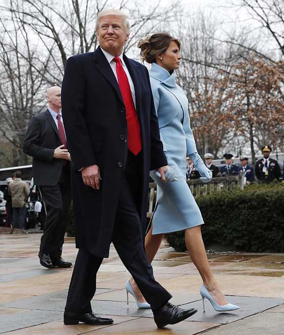 ميلانيا ترامب تستحضر جاكلين كينيدي بمعطف يحمل مسحة الستينيات صورة رقم 12