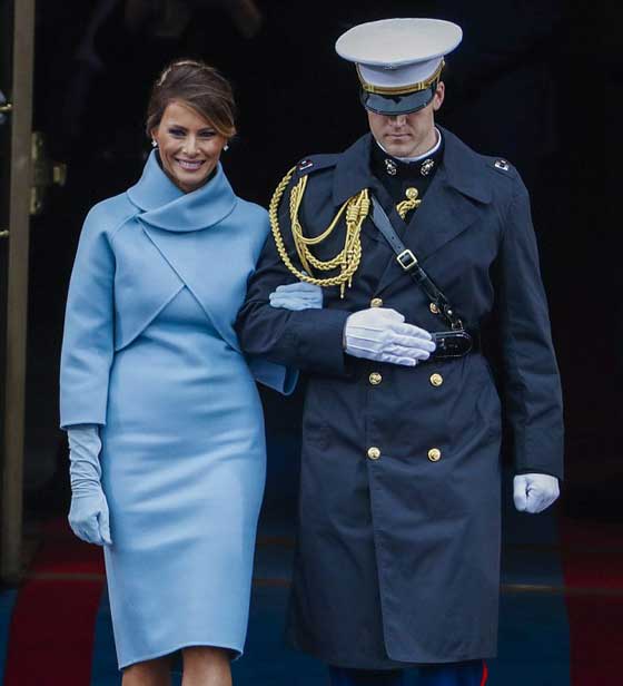 ميلانيا ترامب تستحضر جاكلين كينيدي بمعطف يحمل مسحة الستينيات صورة رقم 34