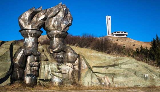  ما هي قصة الجسم الفضائي السوفيتي المهجور على قمة جبل في بلغاريا؟ صورة رقم 5