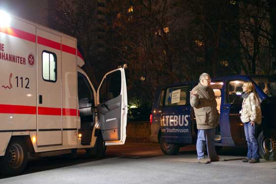 المانيا.. حافلات البرد تنقذ المشردين من الطقس البارد وتنقلهم إلى مراكز إيواء صورة رقم 14