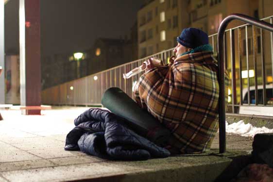 المانيا.. حافلات البرد تنقذ المشردين من الطقس البارد وتنقلهم إلى مراكز إيواء صورة رقم 17