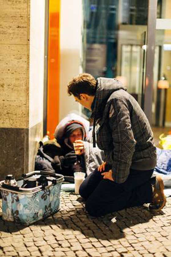 المانيا.. حافلات البرد تنقذ المشردين من الطقس البارد وتنقلهم إلى مراكز إيواء صورة رقم 2