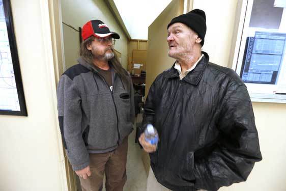 المانيا.. حافلات البرد تنقذ المشردين من الطقس البارد وتنقلهم إلى مراكز إيواء صورة رقم 9