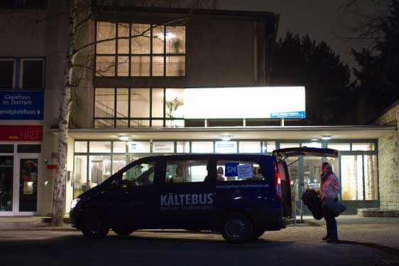 المانيا.. حافلات البرد تنقذ المشردين من الطقس البارد وتنقلهم إلى مراكز إيواء صورة رقم 10