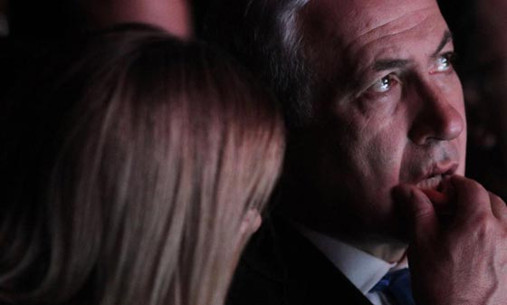 لائحة اتهام ضد نتانياهو وزوجته بتهمة خيانة الامانة ستقدم خلال اسابيع صورة رقم 4