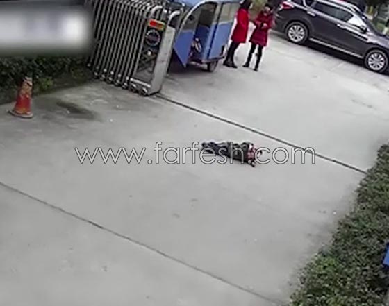 فيديو صادم.. نجاة طفل من الموت بأعجوبة بعد ان دهس مرتين صورة رقم 5