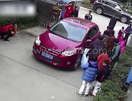 فيديو صادم.. نجاة طفل من الموت بأعجوبة بعد ان دهس مرتين صورة رقم 8