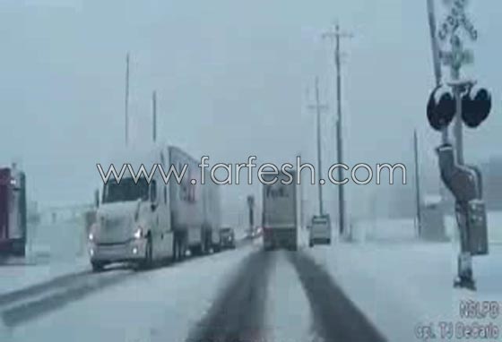 فيديو اصطدام قطار بشاحنة فقسمها إلى نصفين  صورة رقم 2