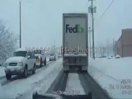 فيديو اصطدام قطار بشاحنة فقسمها إلى نصفين  صورة رقم 1