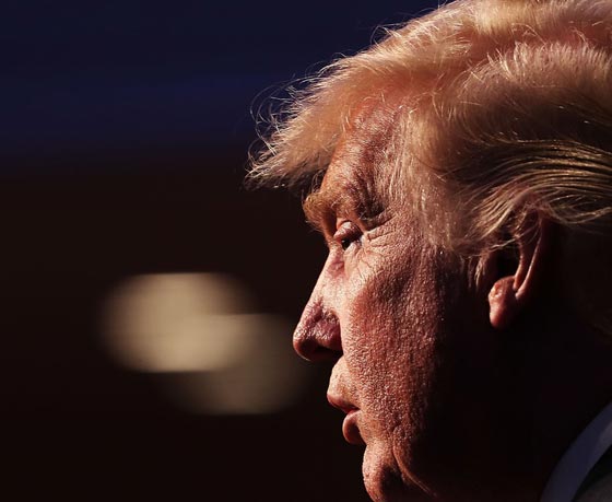 توقيف معلمة هددت ترامب بمسدس ماء في فيديو هزلي.. شاهد صورة رقم 8