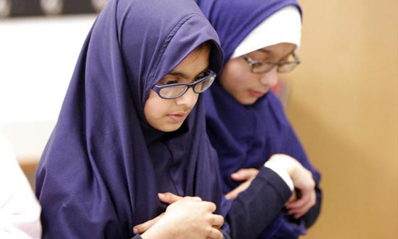 حجاب طفلة في الرابعة يثير الجدل في بريطانيا  صورة رقم 4