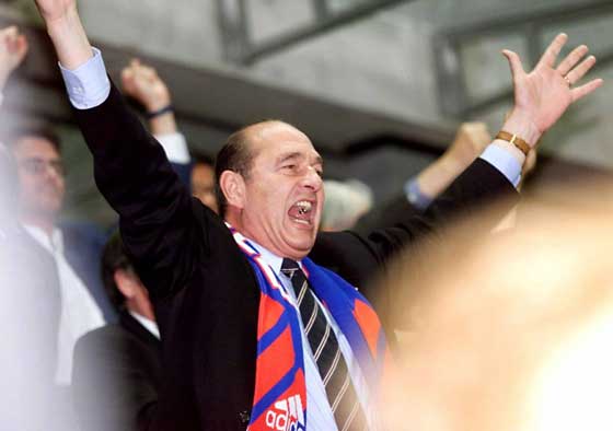  صور طريفة: هكذا احتفل رؤساء الدول والمسؤولون بأهداف فرقهم  صورة رقم 4